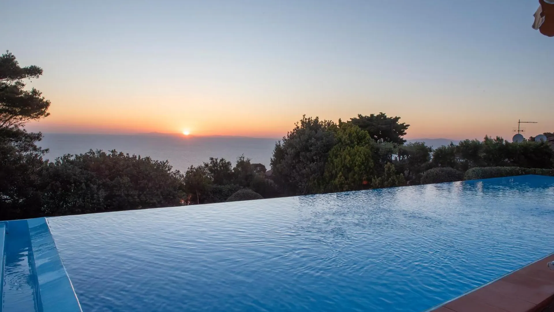 ****  Boutique Hotel Torre Di Cala Piccola Порто Санто Стефано Италия