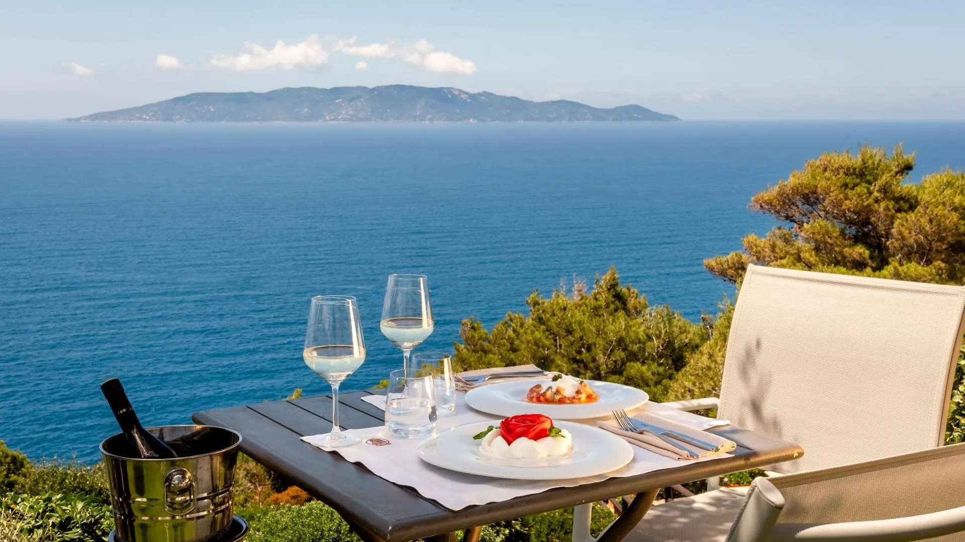 Boutique Hotel Torre Di Cala Piccola Порто Санто Стефано 4*,